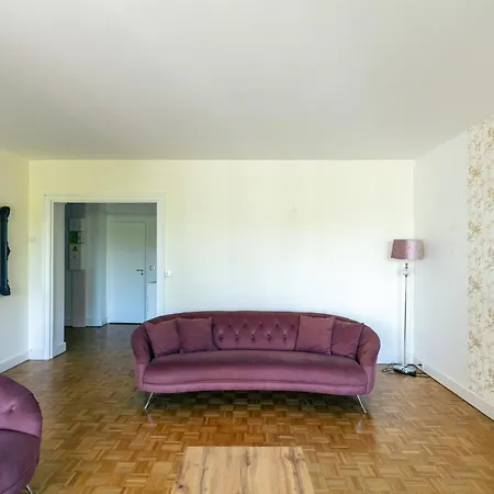 Modern - Pont Mirabeau Apartment Paris