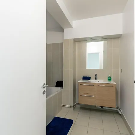 Modern - Pont Mirabeau Appartement Paris