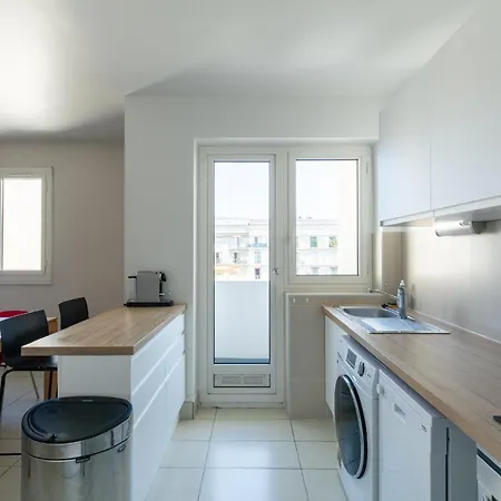 Modern - Pont Mirabeau Paris